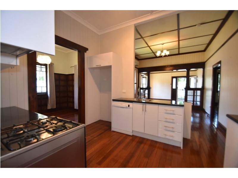 51 Mary Street, Mount Lofty QLD 4350