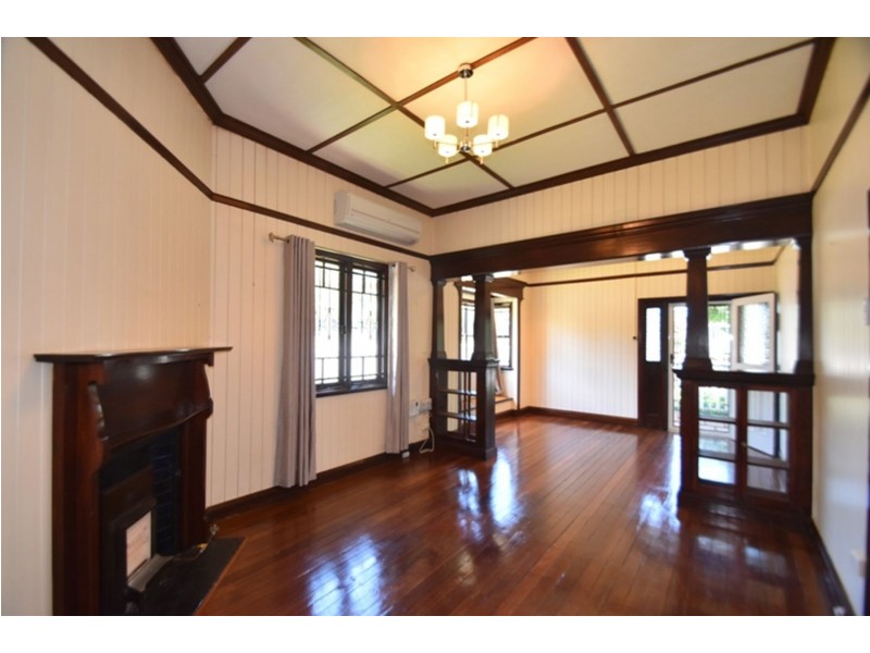 51 Mary Street, Mount Lofty QLD 4350