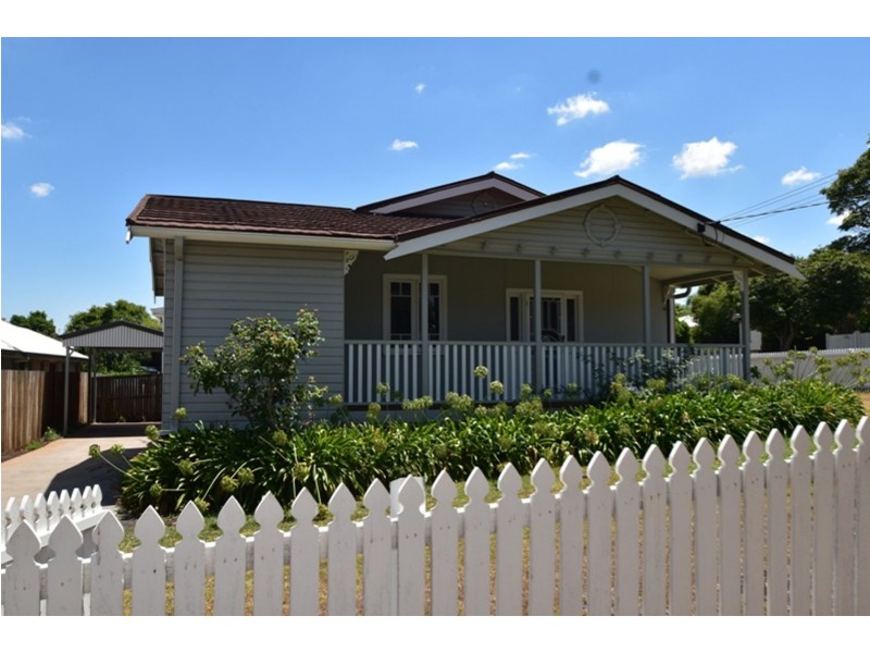 51 Mary Street, Mount Lofty QLD 4350