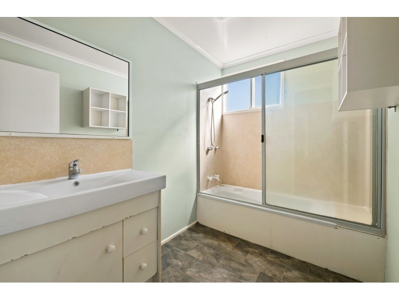 12 Spies Court, Mount Lofty QLD 4350