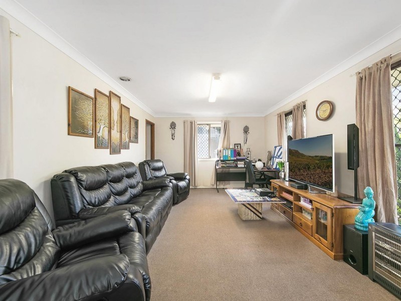 6 Bow Court, Darling Heights QLD 4350