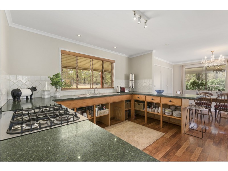 745 Murphys Creek Road, Upper Lockyer QLD 4352