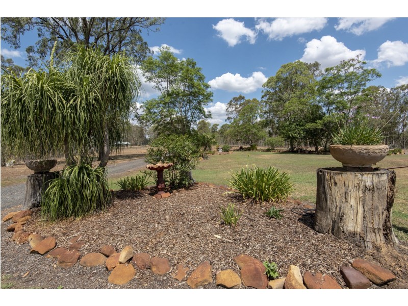 745 Murphys Creek Road, Upper Lockyer QLD 4352