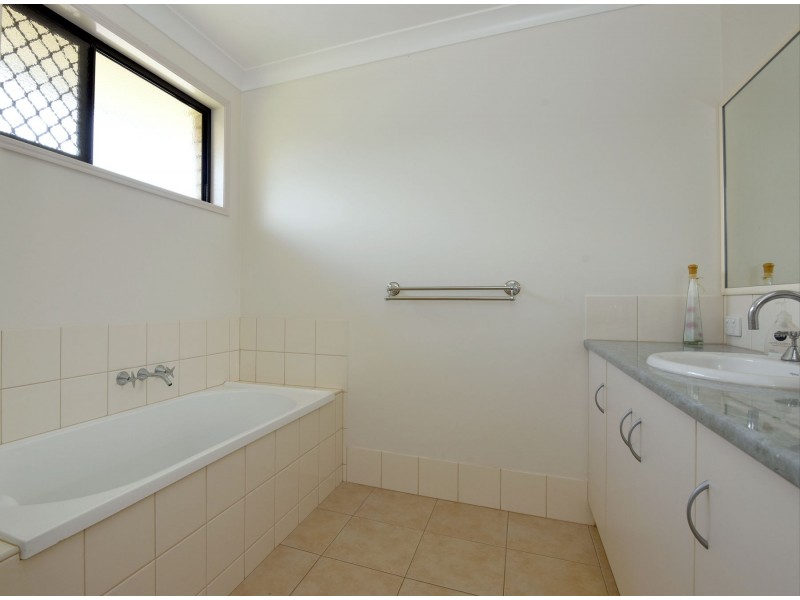 12 Underwood Crescent, Harristown QLD 4350