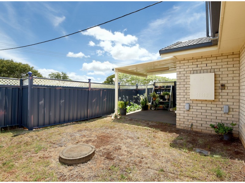 12 Underwood Crescent, Harristown QLD 4350