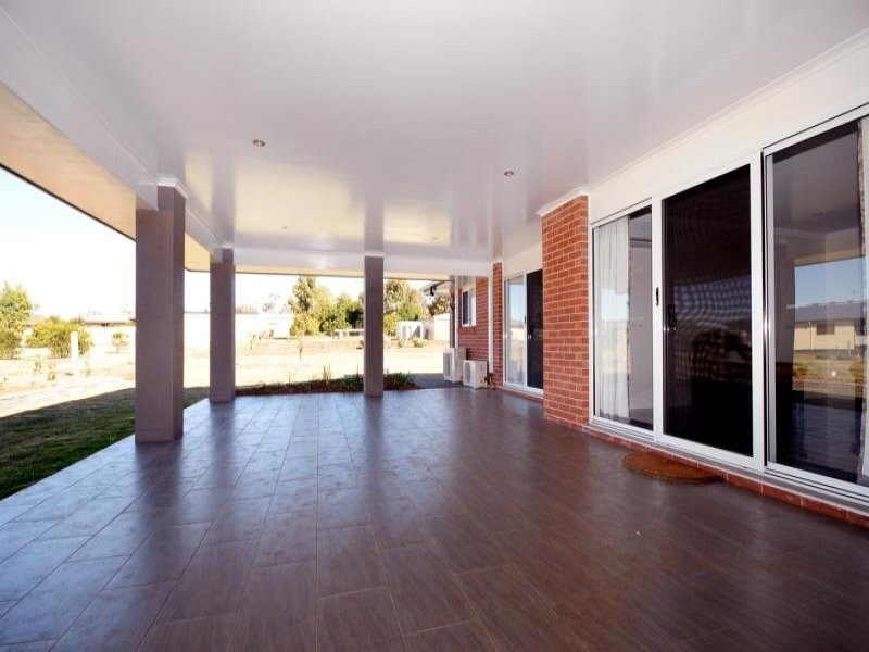 34 Highland Park Road, Meringandan West QLD 4352