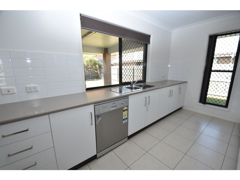 8 Balonne Drive, Glenvale QLD 4350