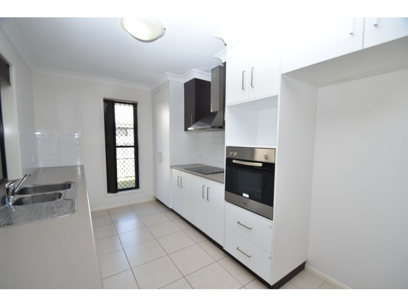 8 Balonne Drive, Glenvale QLD 4350