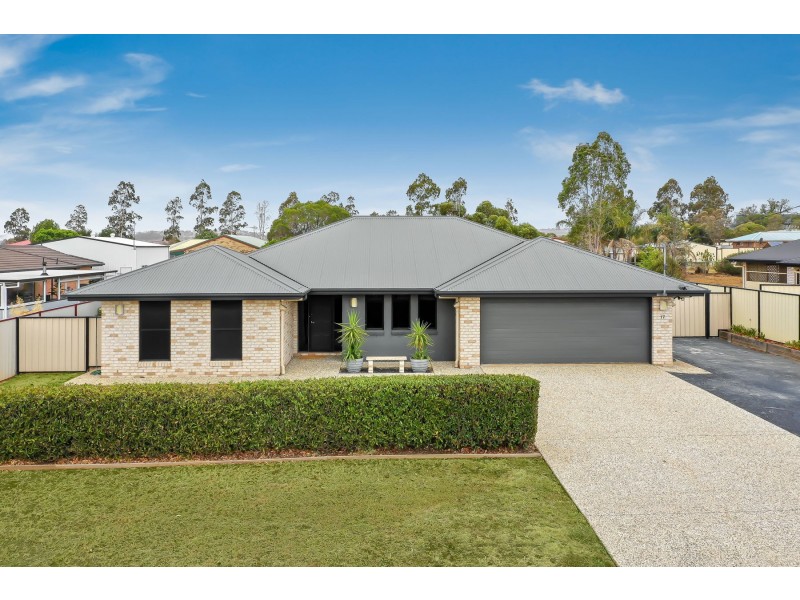 17 Thomas Street, Cambooya QLD 4358