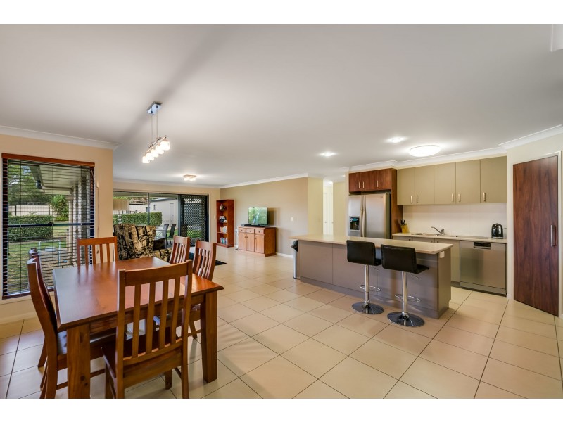 17 Thomas Street, Cambooya QLD 4358
