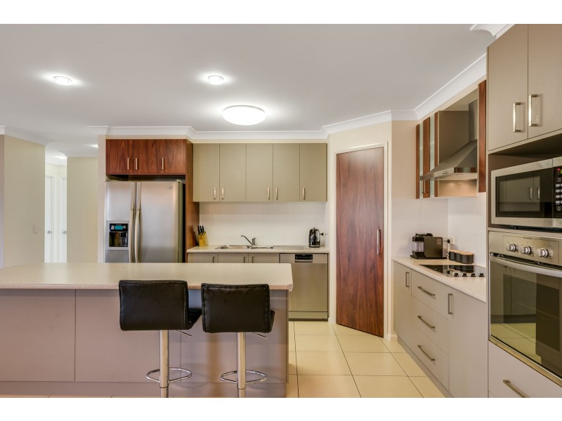 17 Thomas Street, Cambooya QLD 4358