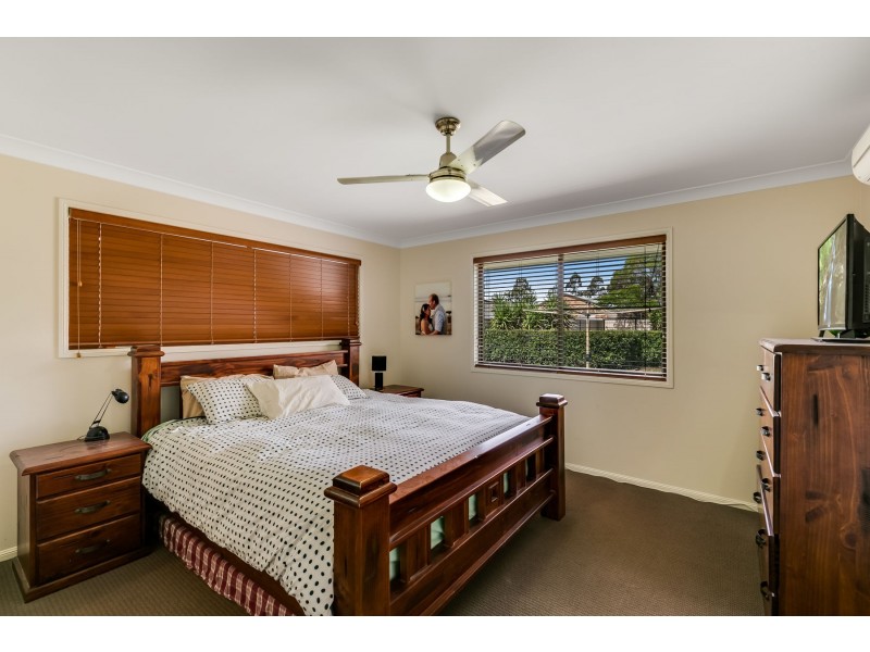 17 Thomas Street, Cambooya QLD 4358