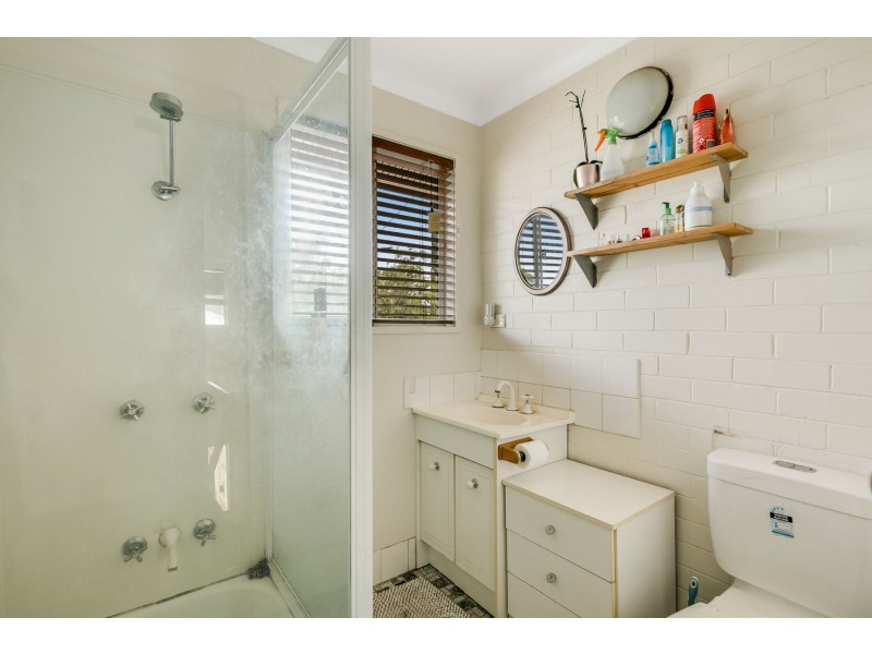 2/279B Alderley Street, Centenary Heights QLD 4350