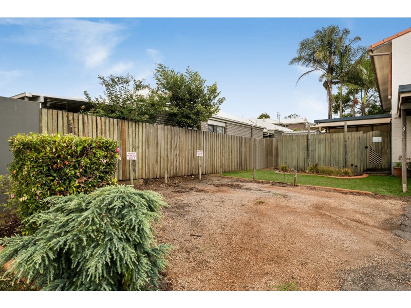 2/279B Alderley Street, Centenary Heights QLD 4350