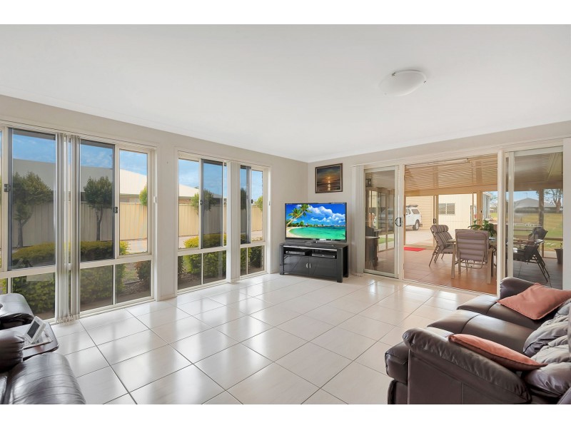 26 Wellington Street, Wyreema QLD 4352