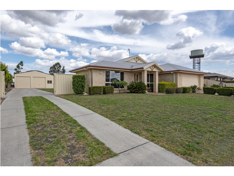 26 Wellington Street, Wyreema QLD 4352