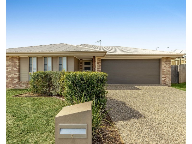7 Grace View Street, Darling Heights QLD 4350