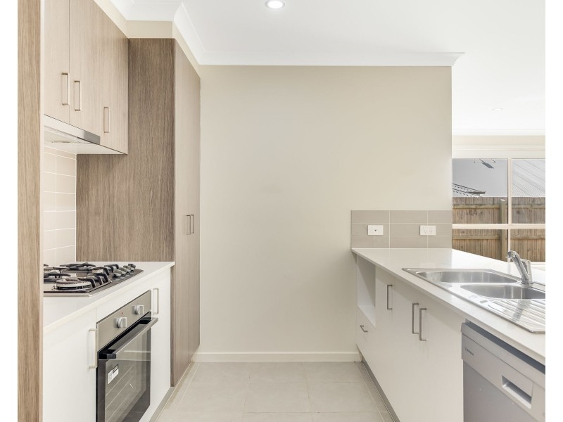 7 Grace View Street, Darling Heights QLD 4350