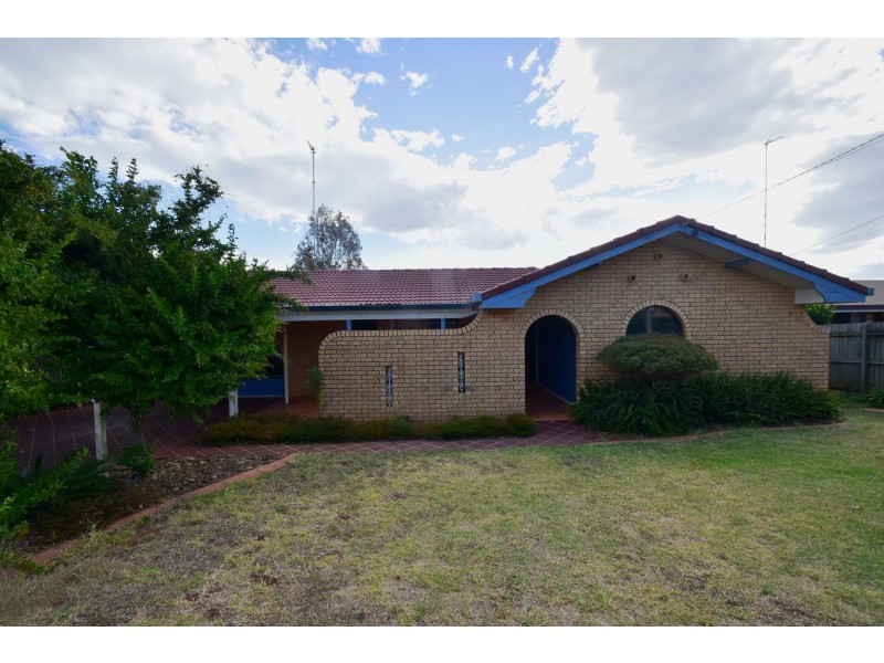 7 Ansett Court, Wilsonton QLD 4350