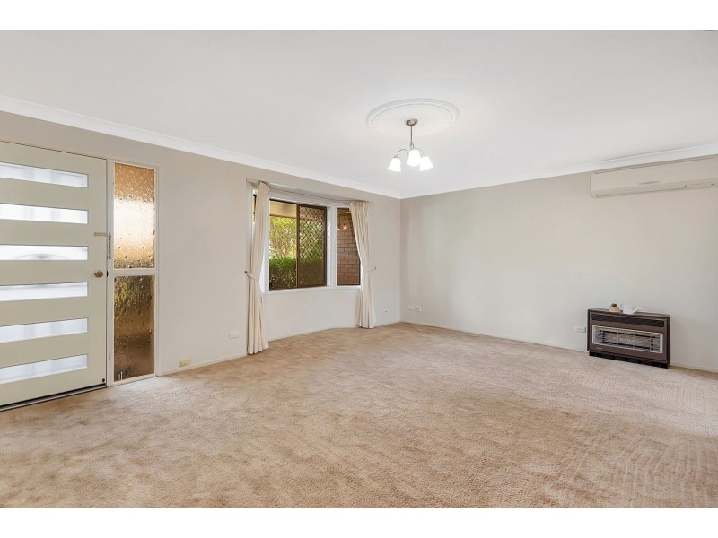 17 Hinkler Crescent, Wilsonton QLD 4350