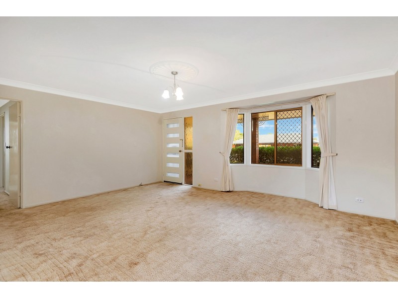 17 Hinkler Crescent, Wilsonton QLD 4350