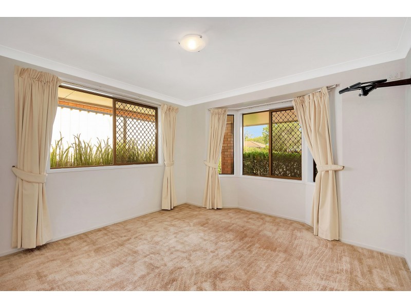 17 Hinkler Crescent, Wilsonton QLD 4350