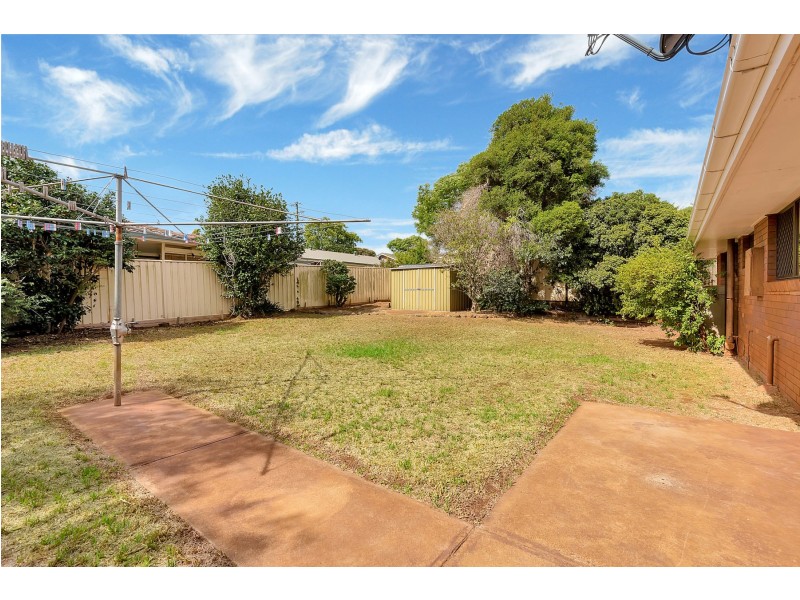 17 Hinkler Crescent, Wilsonton QLD 4350