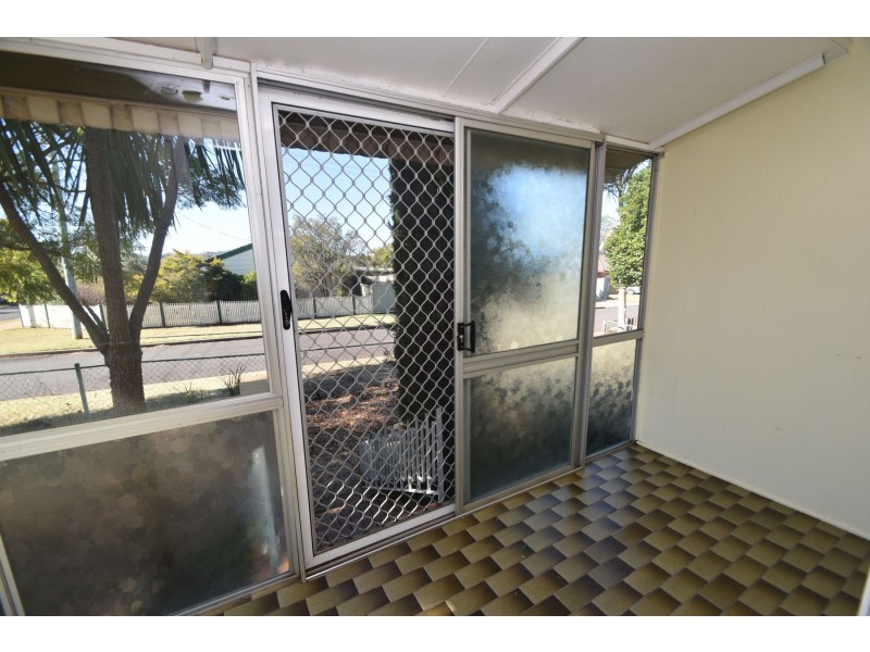 5 Greyfriars Street, Rockville QLD 4350