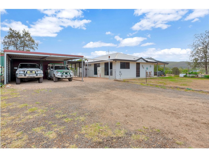 20 Dolleys Road, Withcott QLD 4352