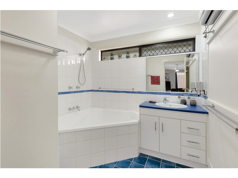 20 Dolleys Road, Withcott QLD 4352