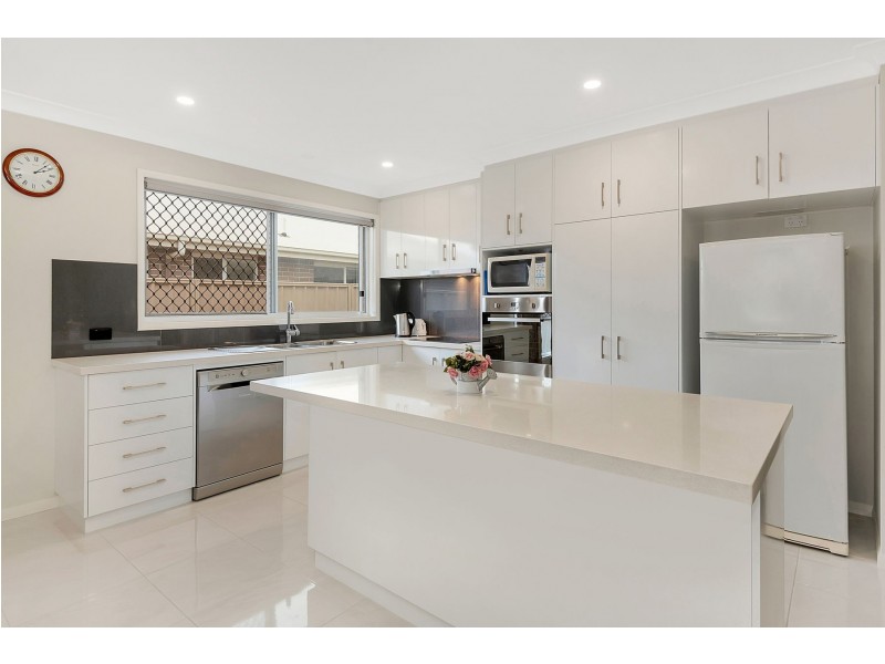 5 Chainey Court, Glenvale QLD 4350