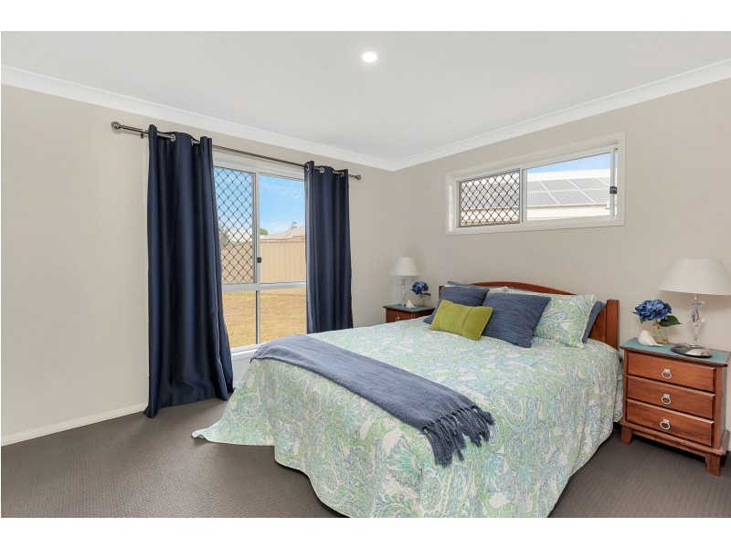 5 Chainey Court, Glenvale QLD 4350