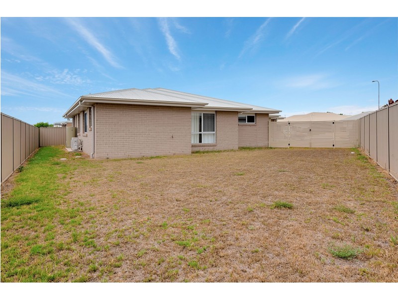 5 Chainey Court, Glenvale QLD 4350