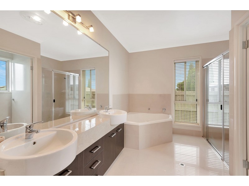 9 Rosella Street, Rangeville QLD 4350