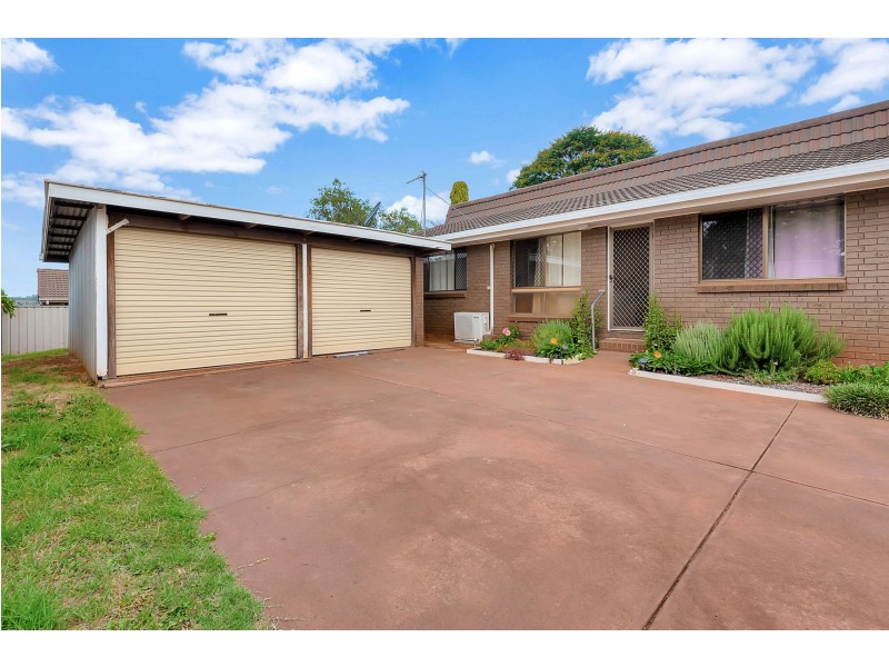 1 & 2/208 Tor Street, Rockville QLD 4350
