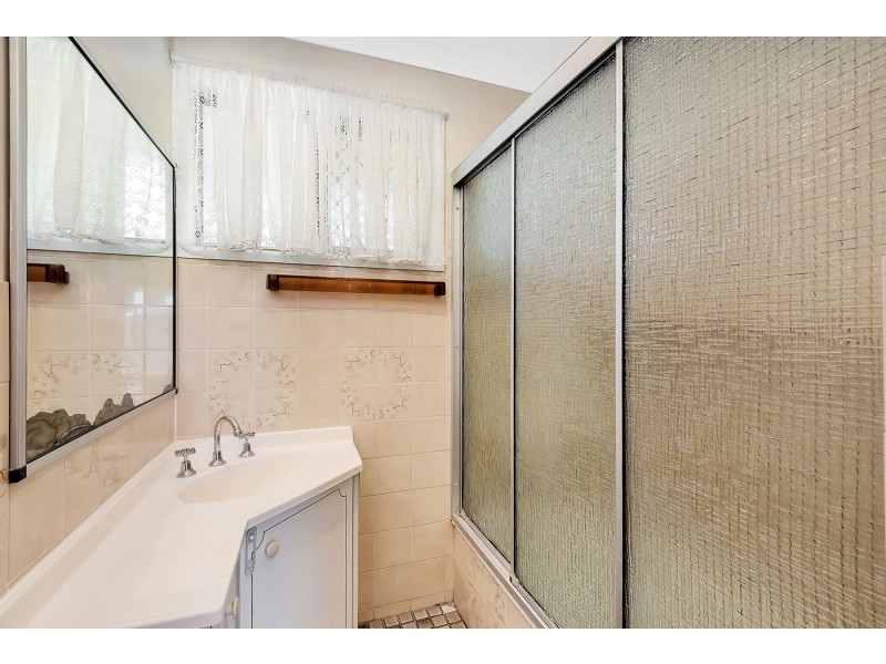 1 & 2/208 Tor Street, Rockville QLD 4350