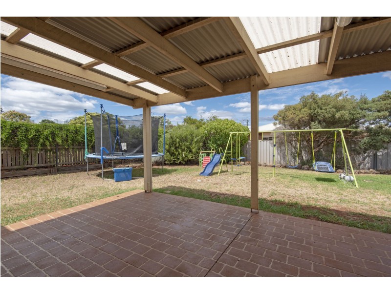 40 Gainsborough Drive, Glenvale QLD 4350