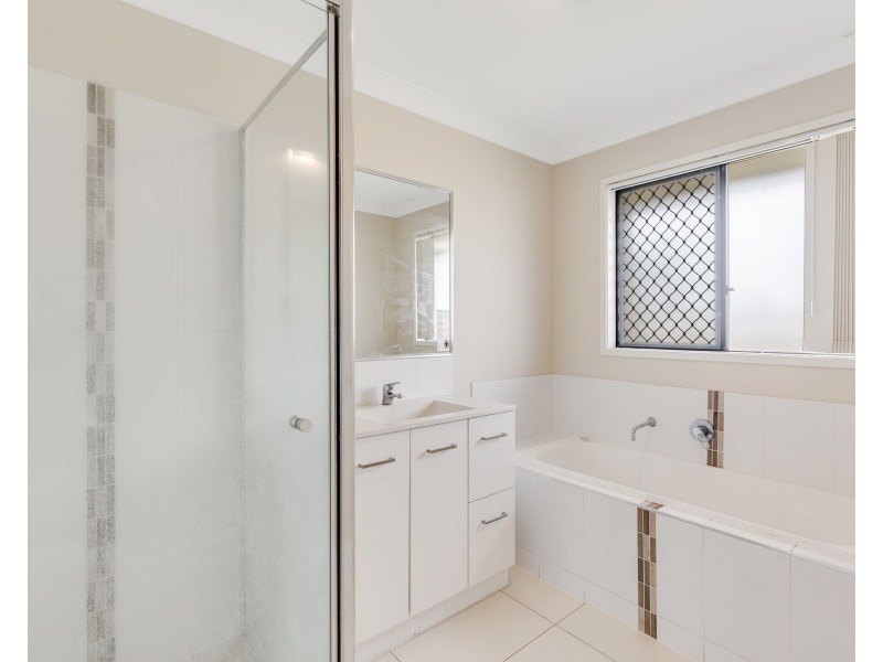 22 Weebah Place, Cambooya QLD 4358