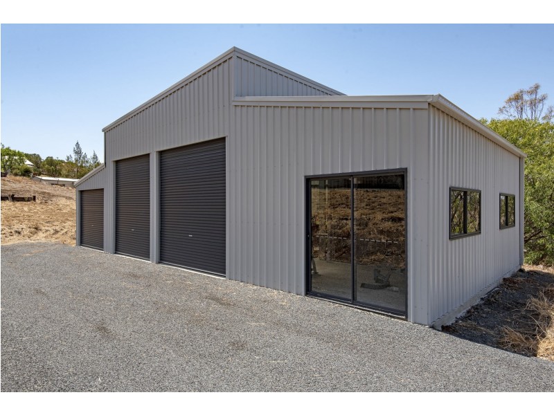 4 Lynda Court, Glencoe QLD 4352