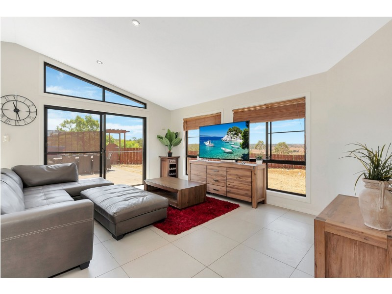 4 Lynda Court, Glencoe QLD 4352