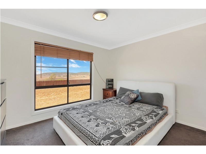 4 Lynda Court, Glencoe QLD 4352