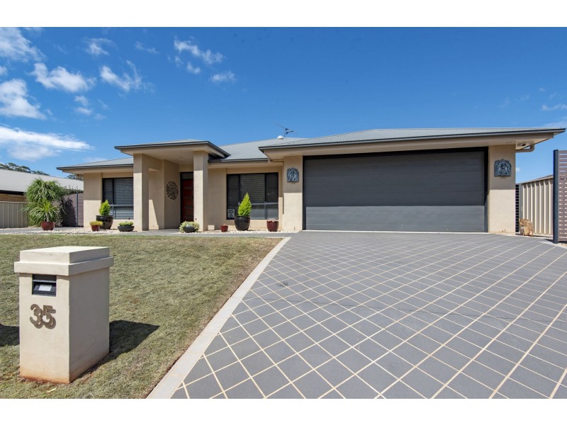 35 Polzin Road, Highfields QLD 4352