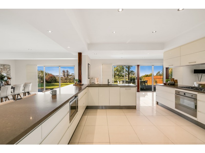 36 Skyline Drive, Blue Mountain Heights QLD 4350