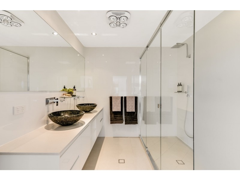 36 Skyline Drive, Blue Mountain Heights QLD 4350