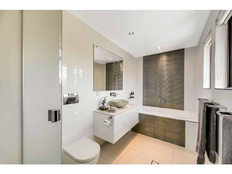 36 Skyline Drive, Blue Mountain Heights QLD 4350