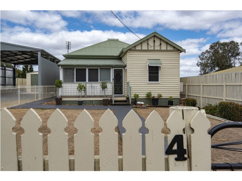 4 Hartwig Street, Goombungee QLD 4354