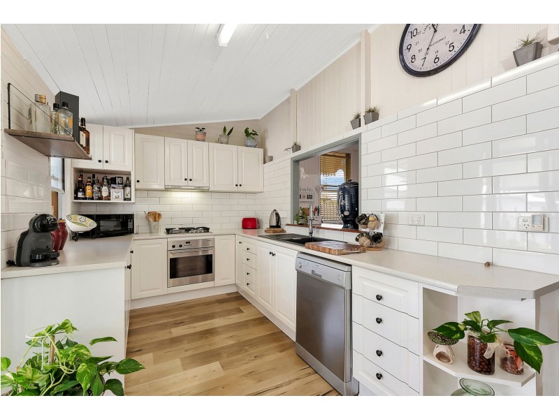 4 Hartwig Street, Goombungee QLD 4354