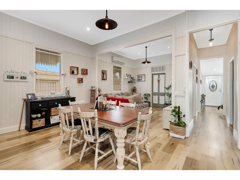 4 Hartwig Street, Goombungee QLD 4354