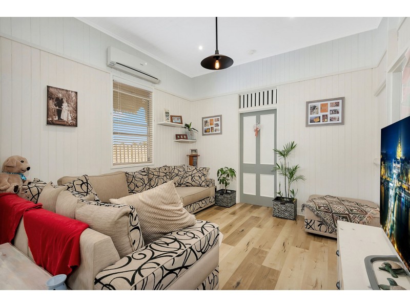 4 Hartwig Street, Goombungee QLD 4354
