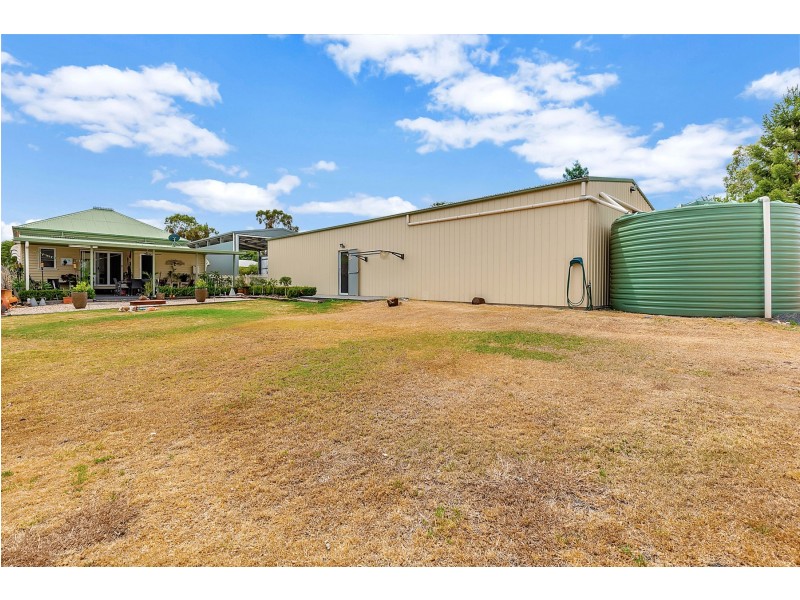 4 Hartwig Street, Goombungee QLD 4354